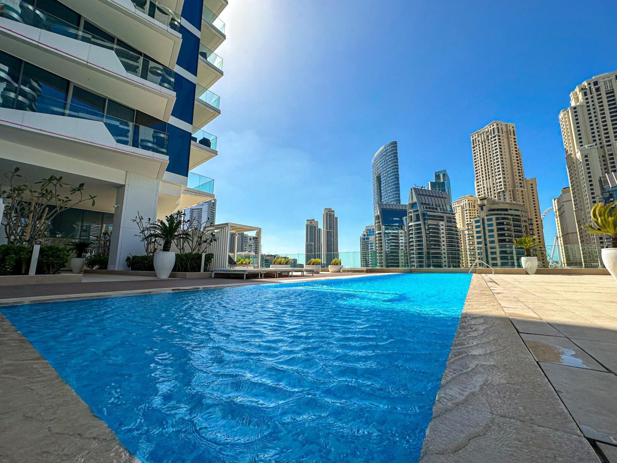 Marco Polo - Stunning 2 Bedroom With Marina Views, Huge Pool & Gym * Dubai