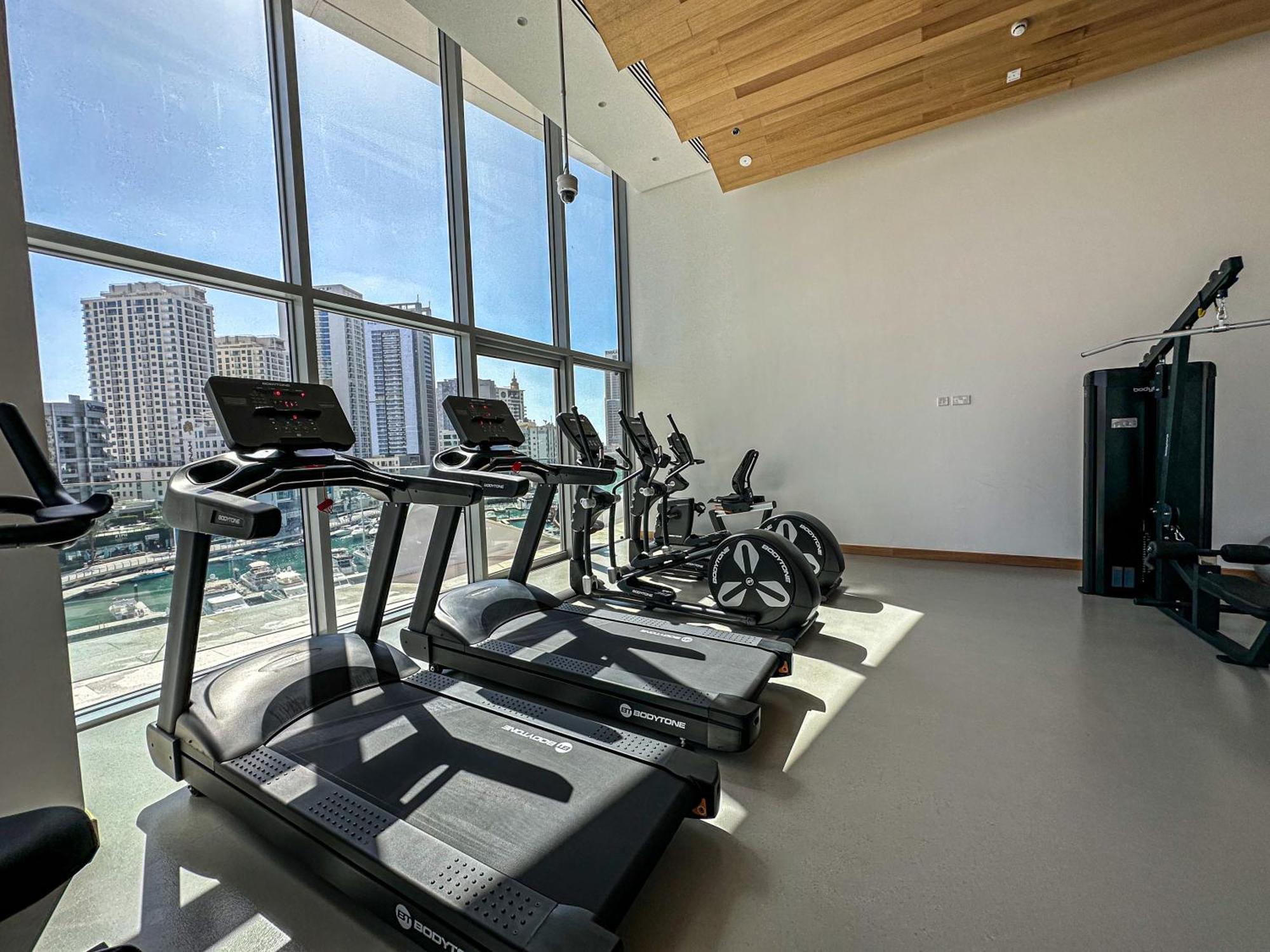 Apartment Marco Polo - Stunning 2 Bedroom With Marina Views, Huge Pool & Gym Dubai