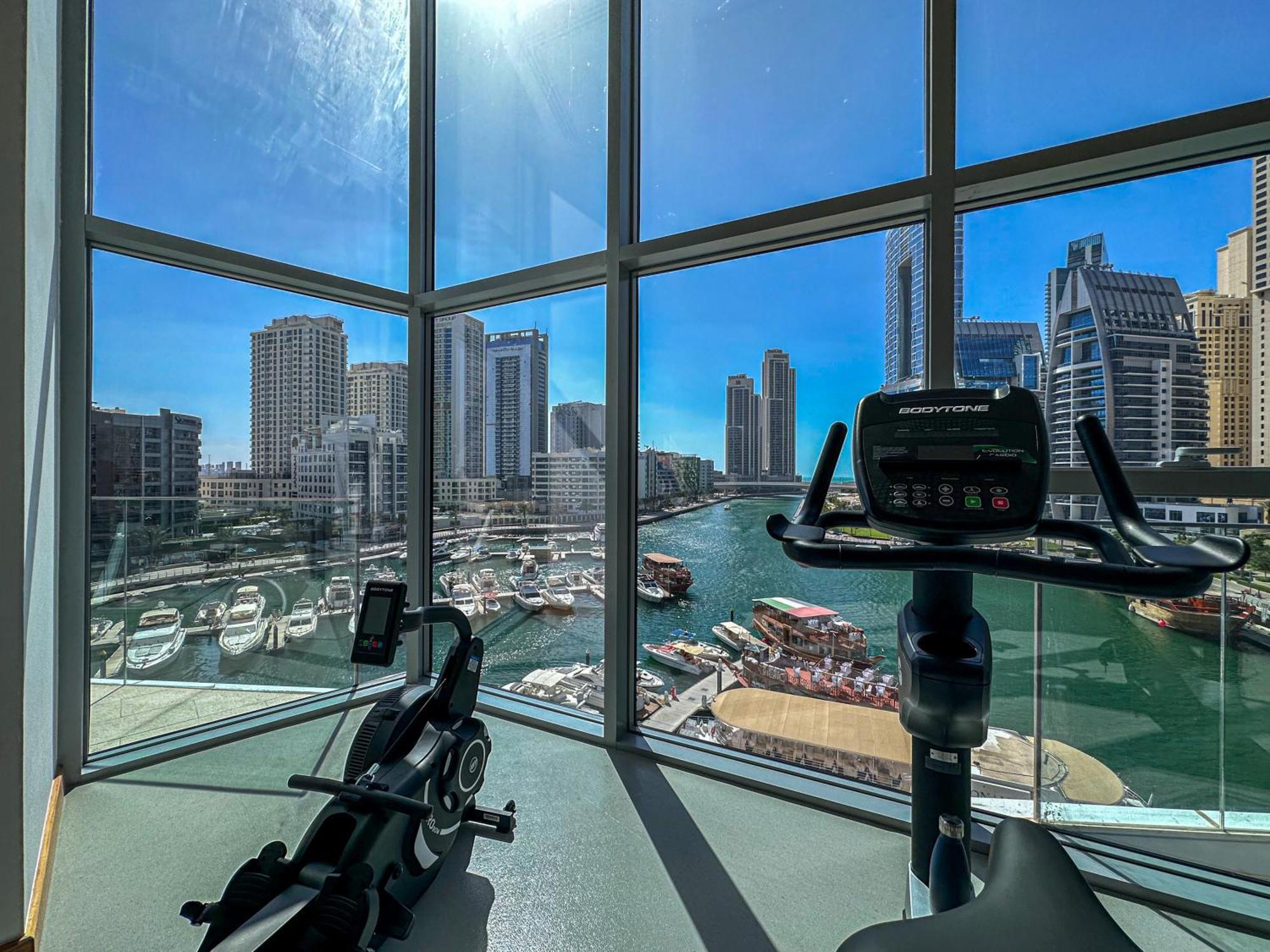 Marco Polo - Stunning 2 Bedroom With Marina Views, Huge Pool & Gym Apartment
